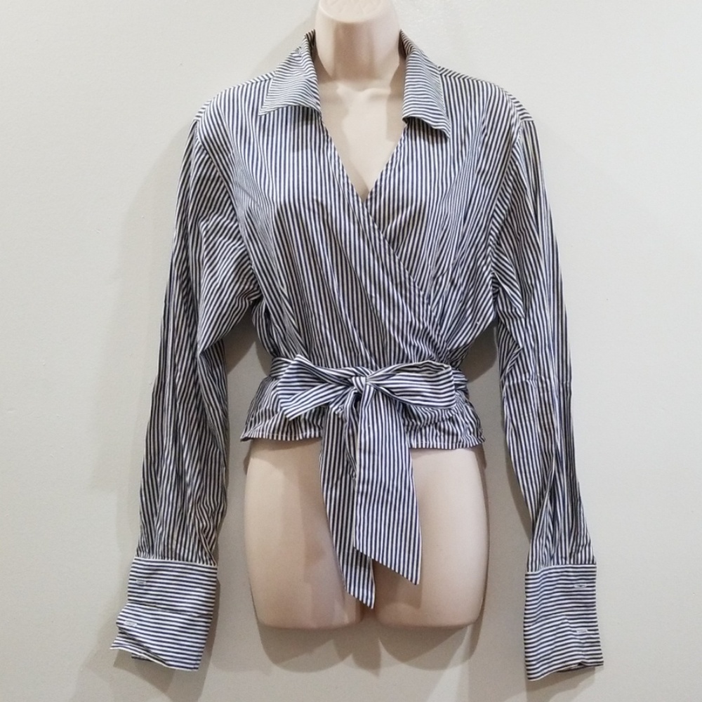 🕺💃Hp🕺💃Neiman Marcus pinstriped wrap top - Picture 2 of 8
